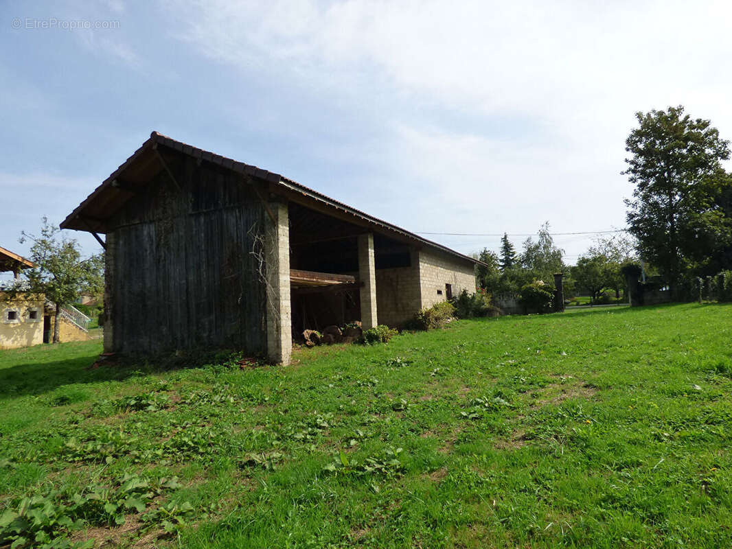 Maison à SAINT-TRIVIER-DE-COURTES