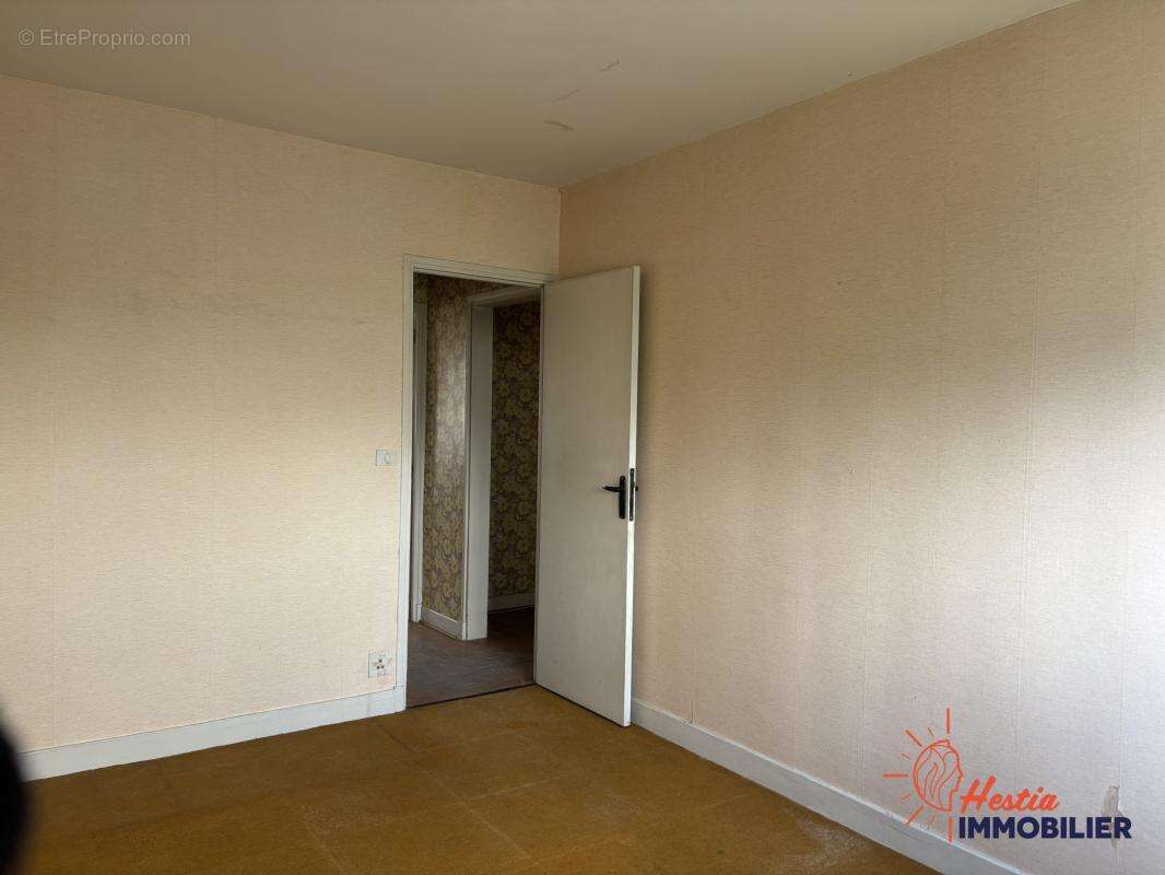 T3/4 de 66 m² avec garage box -- 4ème étage, vue dégagée - photo 14