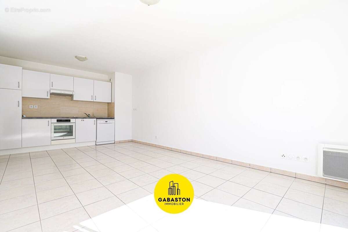 Appartement à MARSEILLE-11E