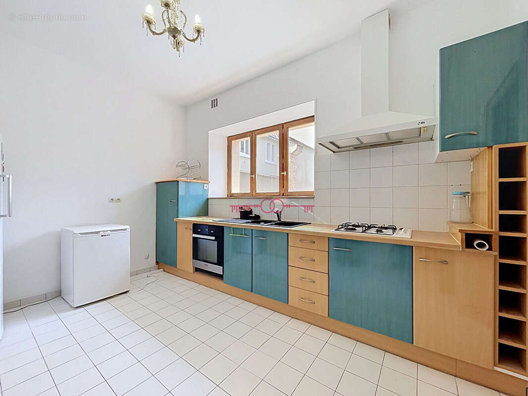 Appartement 4 pièces de 90,56 m² Carrez avec cave de 50 m² et parking - photo 3