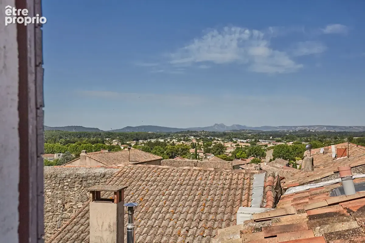 EXCLUSIVITÉ ERA ACTION IMMOBILIER CAZAN, Immeuble de rapport avec local commercial et appartements au coeur de Mallemort - photo 6
