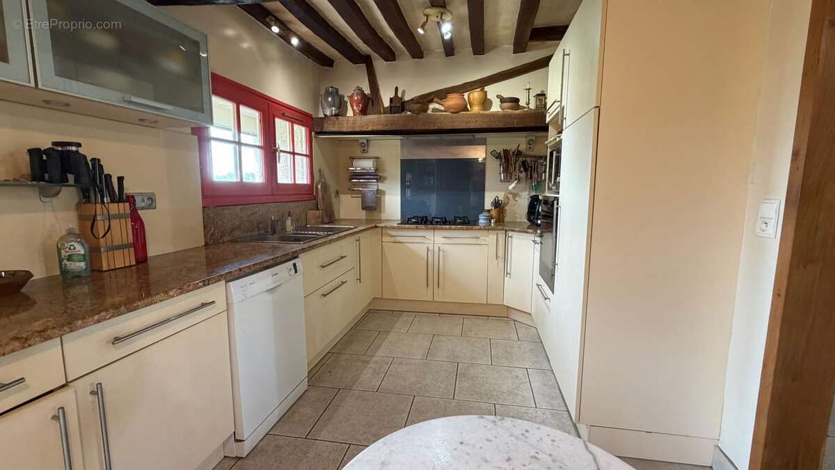 Maison 267 m² à Crux-La-Ville  - photo 10