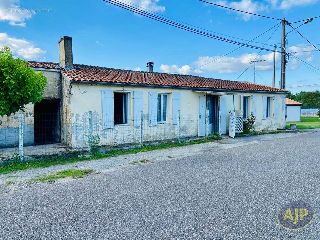 Maison à SAINT-GERMAIN-D'ESTEUIL