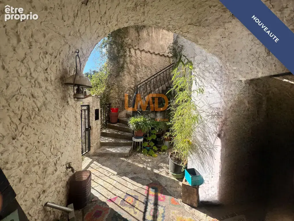 Maison de village en pierre – Fort potentiel – Centre village - photo 14