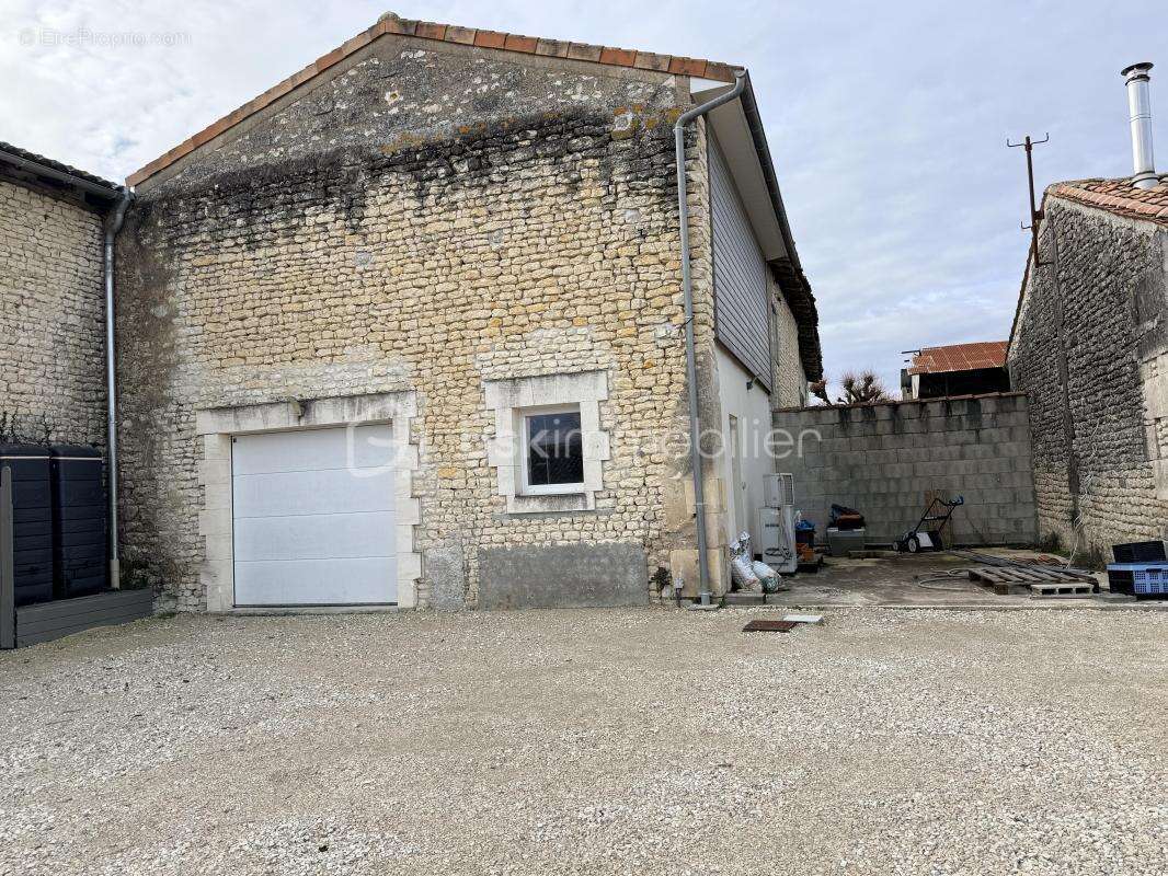 maison en pierre 4 chambres et garage - photo 15