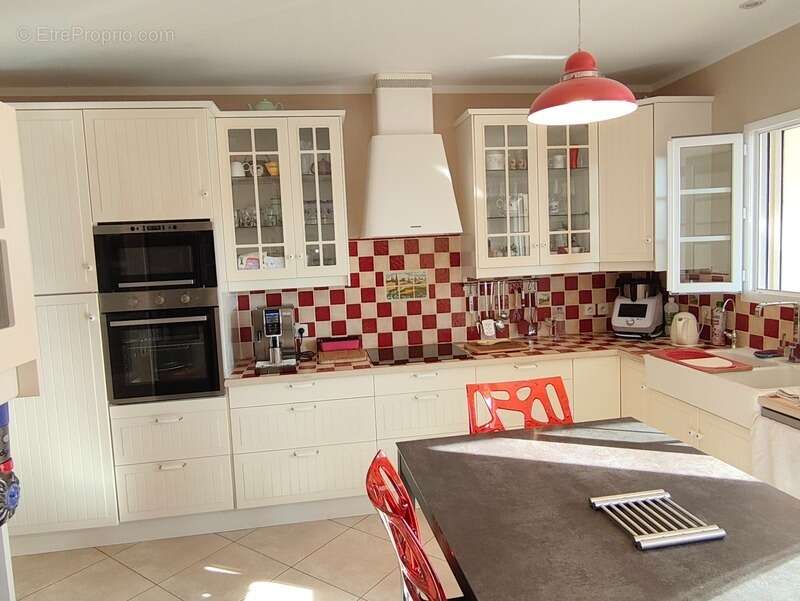 Maison à RUELLE-SUR-TOUVRE