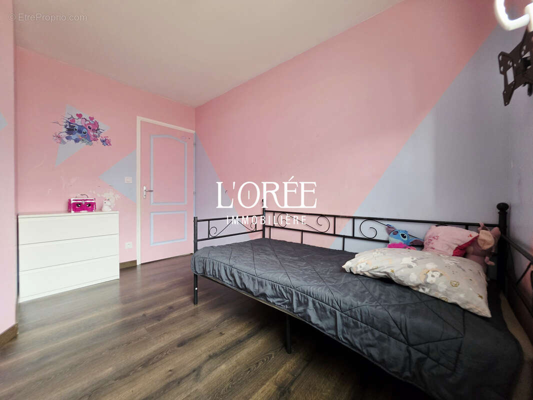 Plain pied individuel - construction recente - 3 chambres -  veranda  - jardin - photo 7
