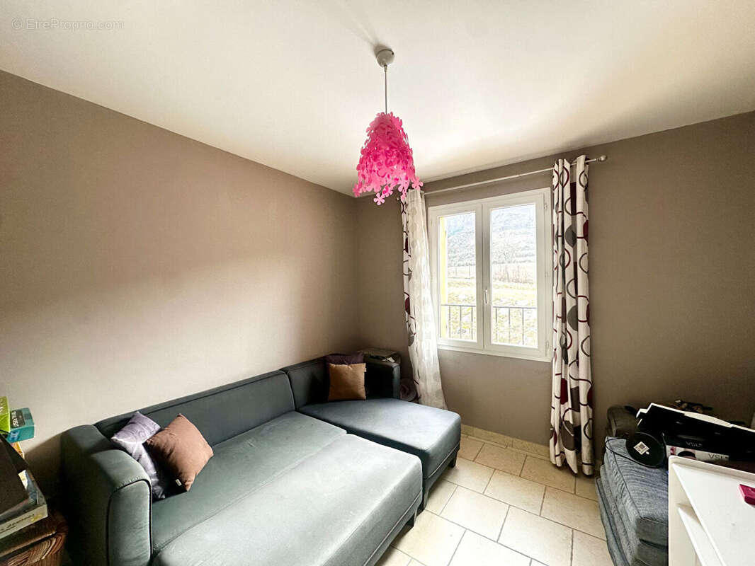 Maison à LES OMERGUES