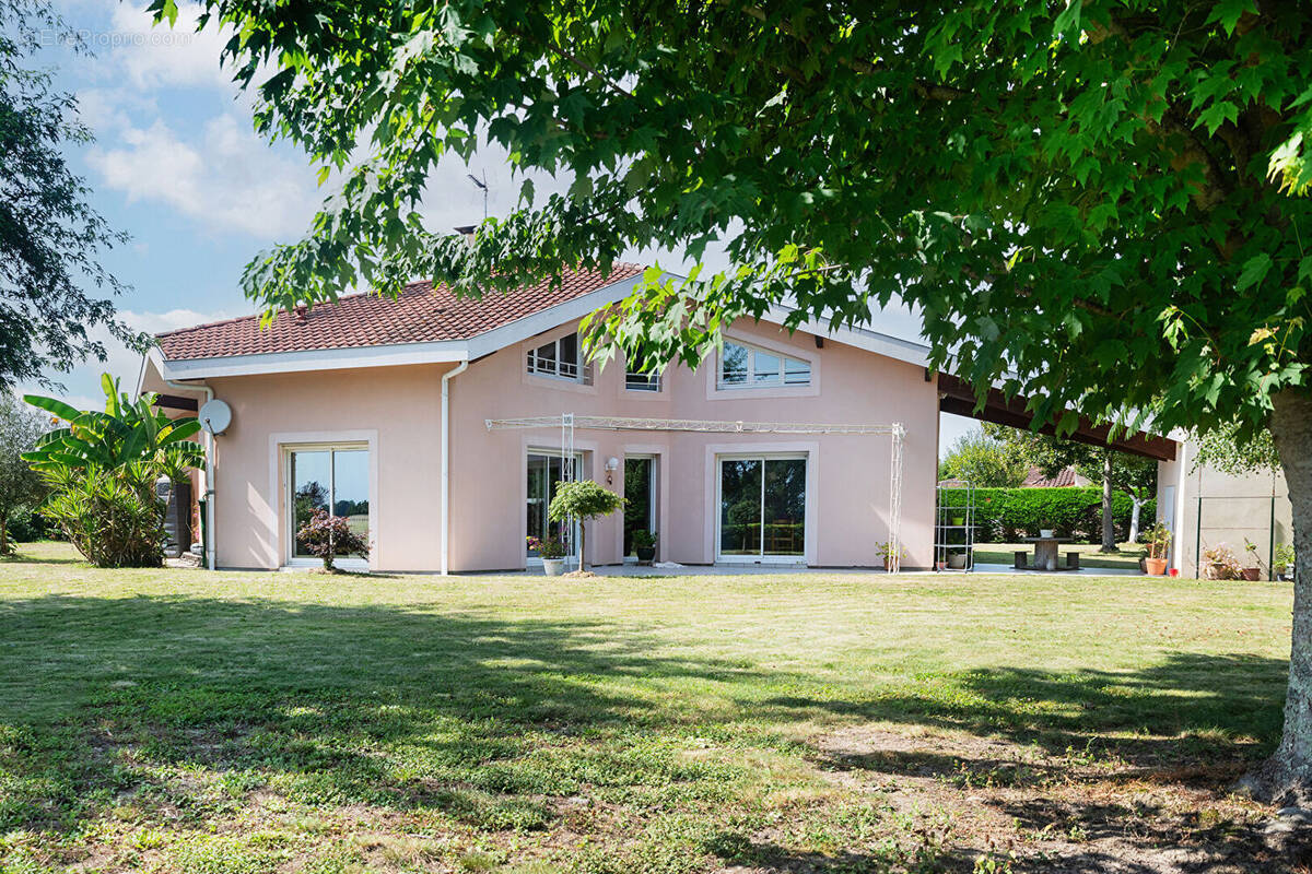 Maison à HAGETMAU