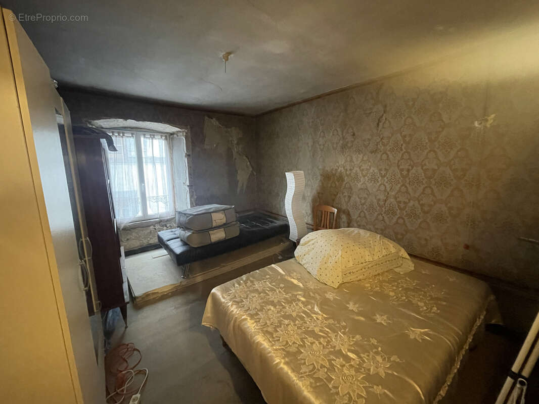 Maison à ROCHEFORT-MONTAGNE