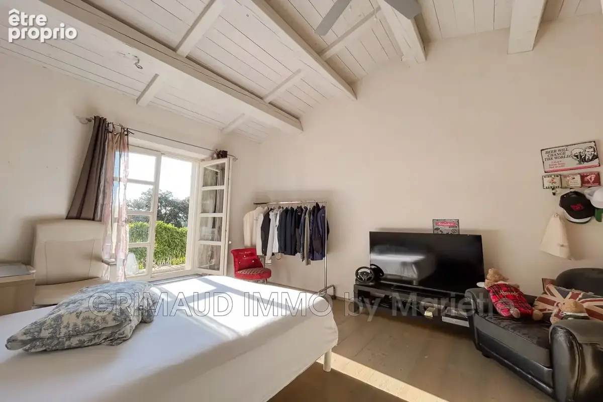 Maison 7 pièces 234 m² à vendre à Grimaud (83310) - photo 8