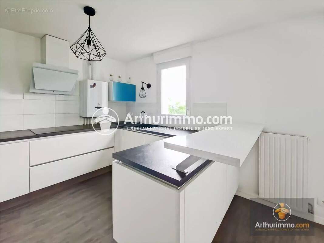 Maison à SAINT-PIERRE-DU-PERRAY