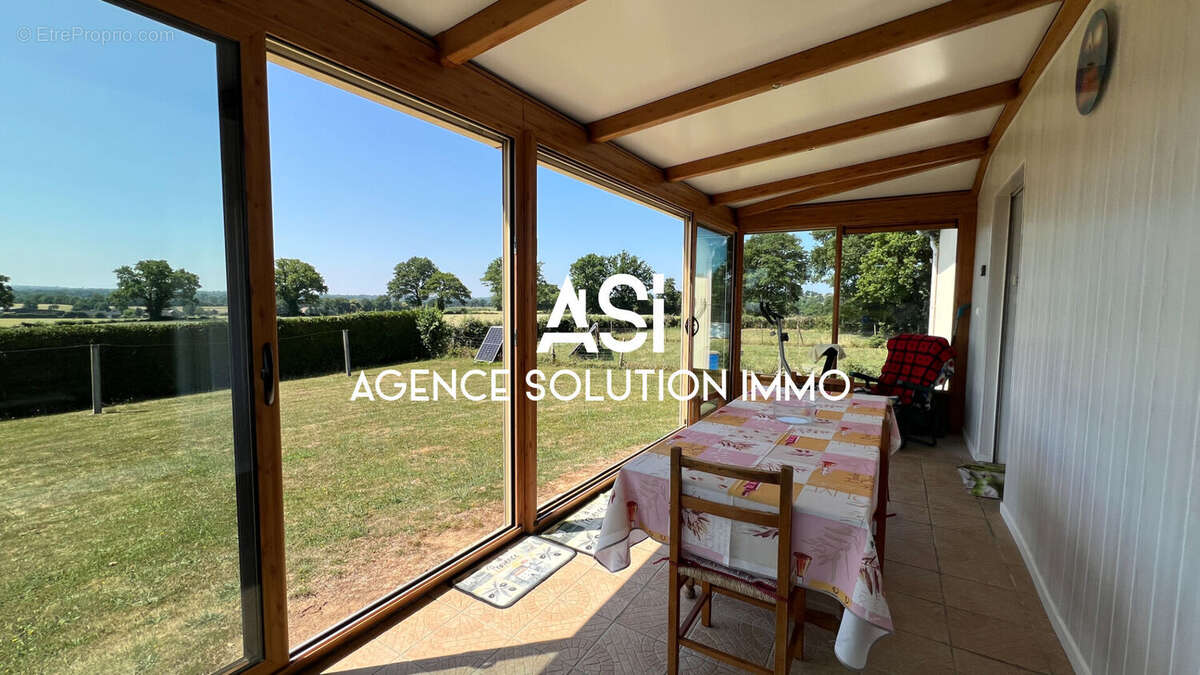 Maison à LOUPFOUGERES