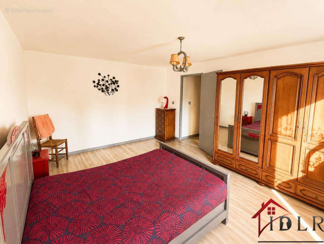 Maison de village - 131 m2 habitables + potentiel 331 m2 - D - photo 12