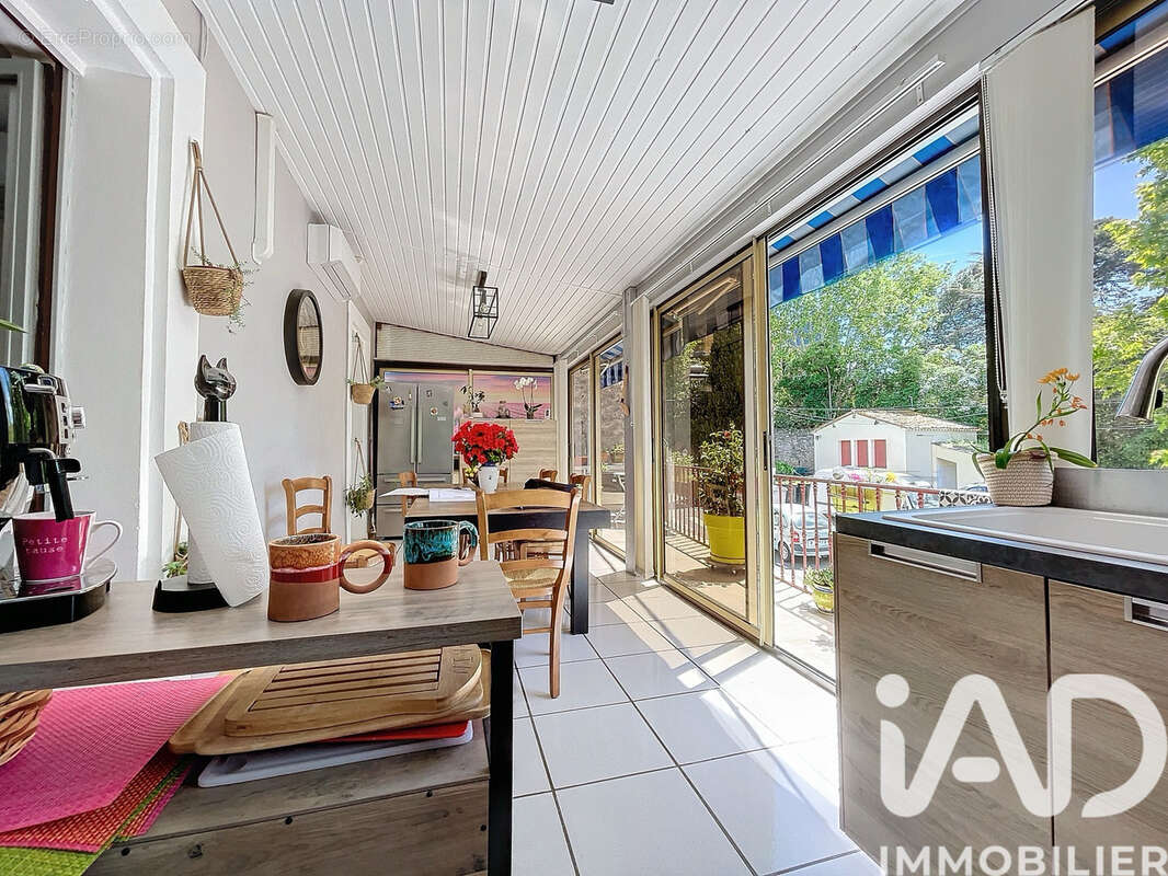 Maison 240 m² à Poilhes  - photo 3