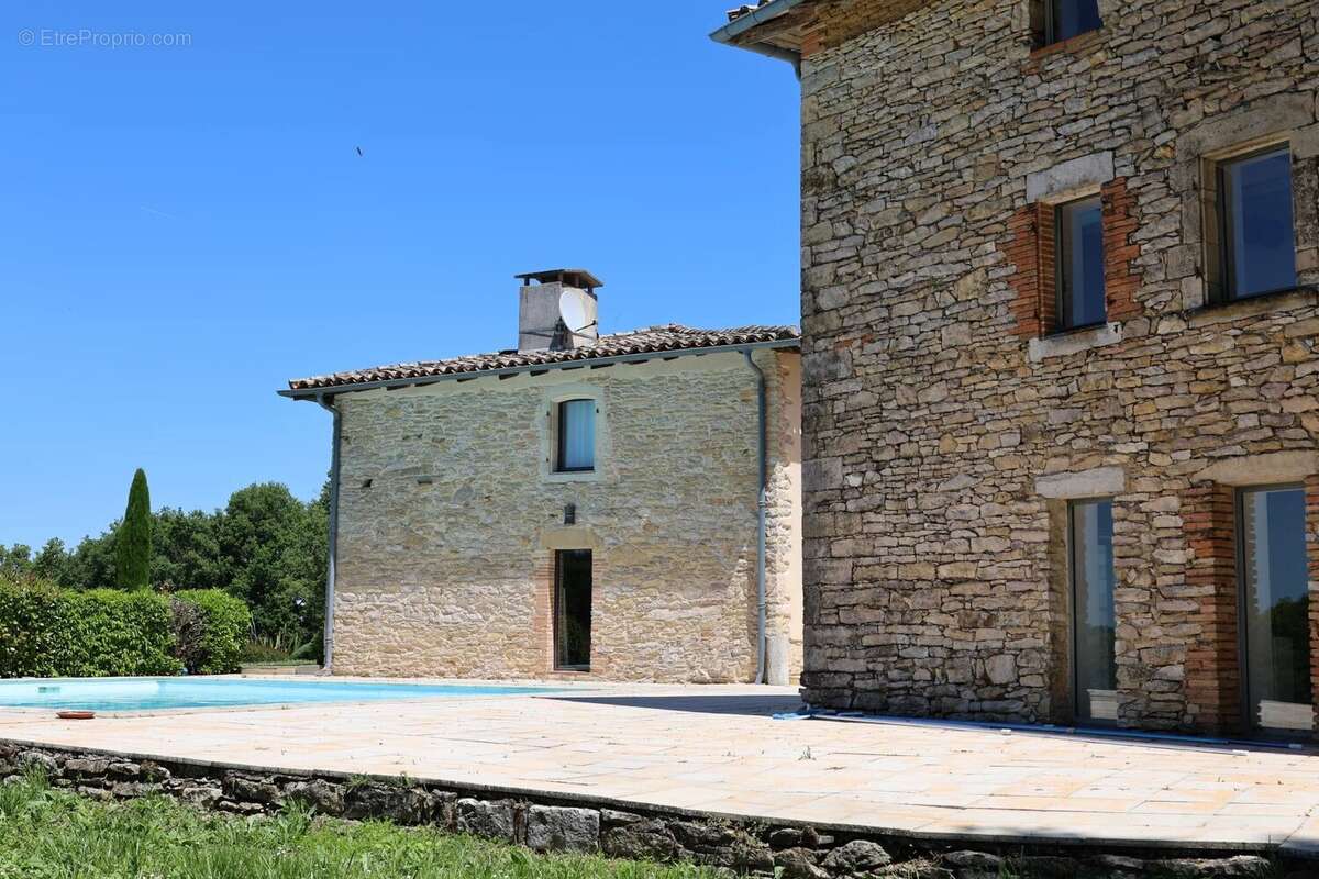 Maison à MONCLAR-DE-QUERCY