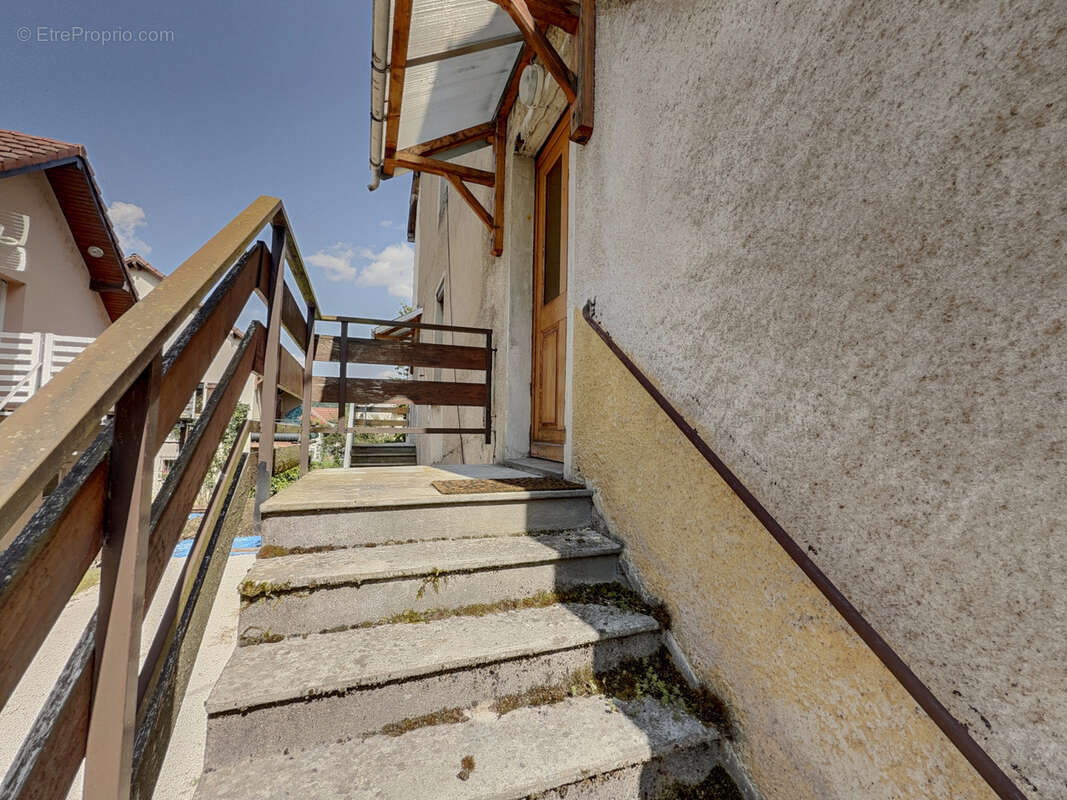 Appartement à PONT-DE-ROIDE