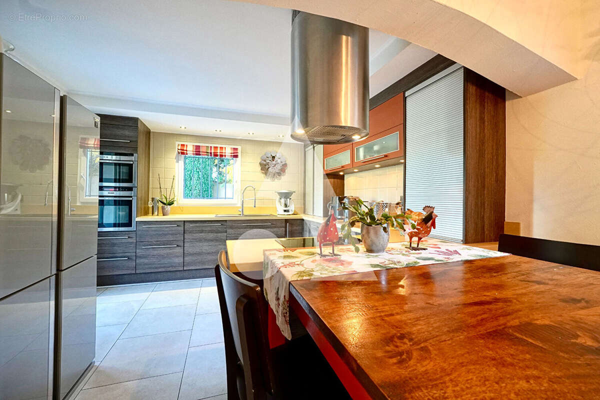 Maison à CHATEAUNEUF-LE-ROUGE