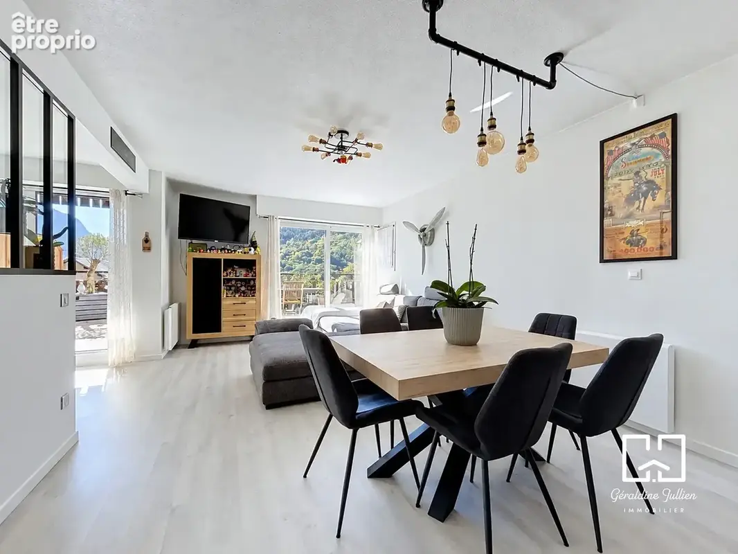 Briançon, appartement T3/4 avec terrasse panoramique de 100 m2 et annexe - photo 2