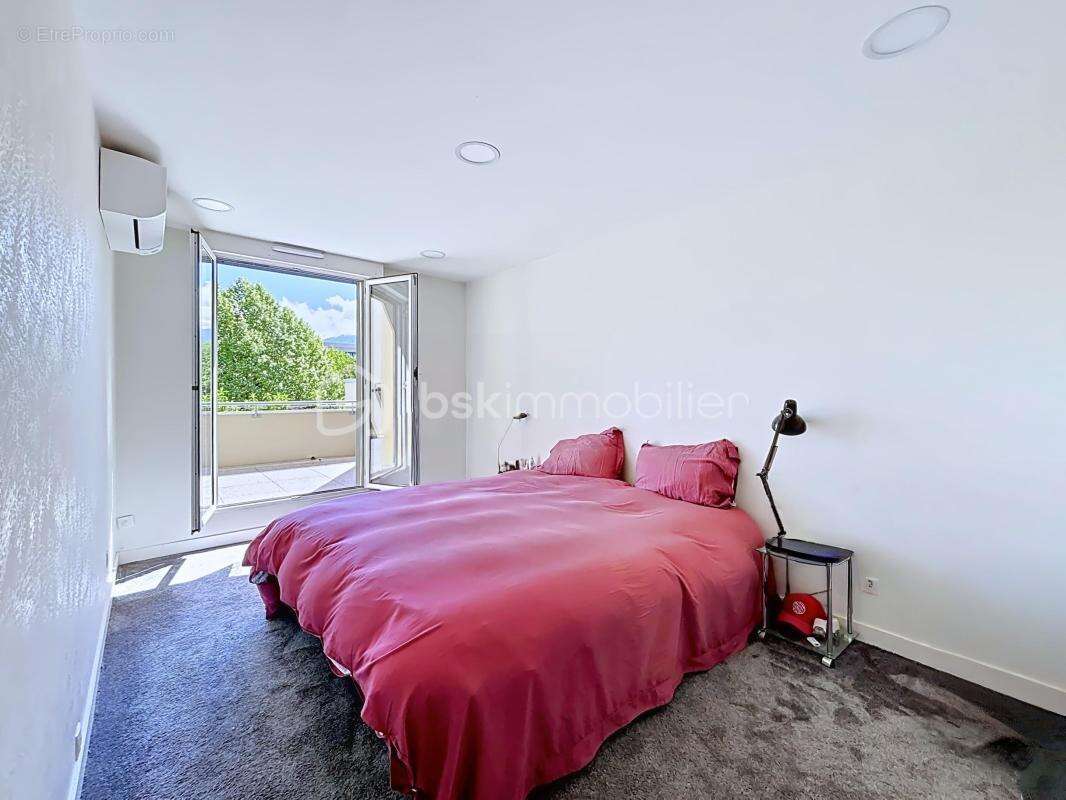 Appartement à MEYLAN