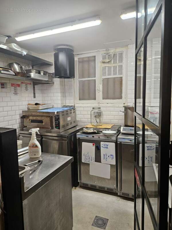 Commerce à PARIS-11E