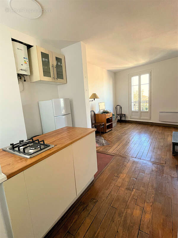 Appartement à LES LILAS