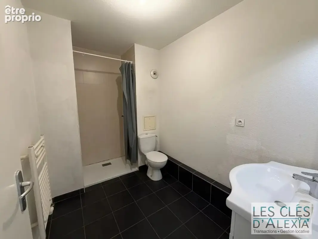 Vénissieux – Studio avec loggia et garage – Idéal investisseur - photo 4