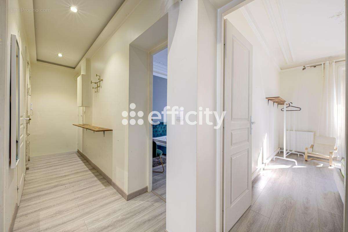 Appartement à PARIS-18E