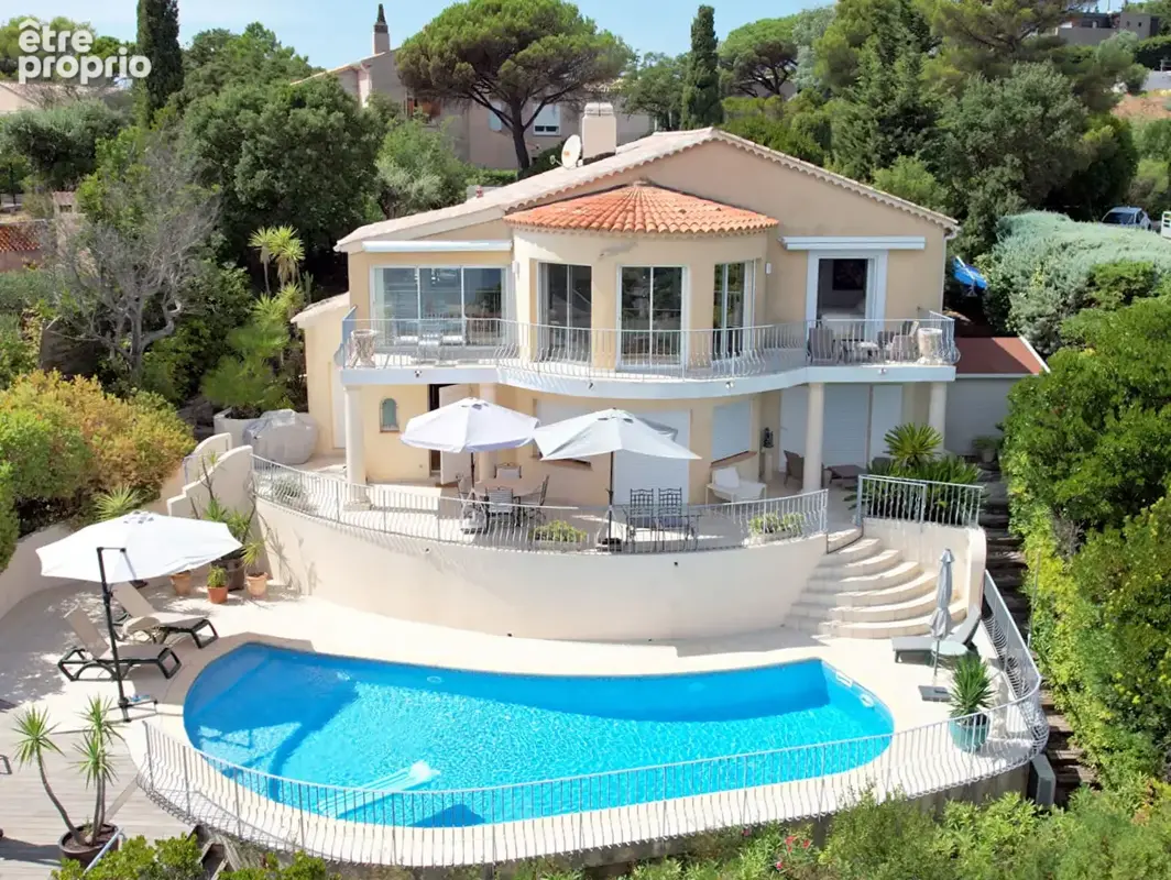 Maison à LES ISSAMBRES