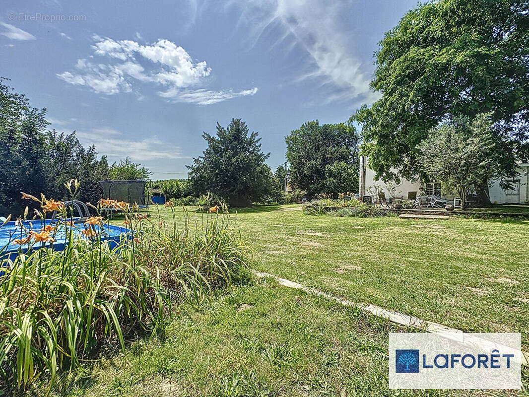 Maison à CONDE-SUR-VESGRE