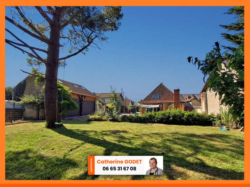 Maison à TREMBLAY-LES-VILLAGES