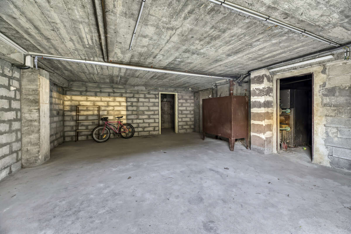 Appartement à PUGET-THENIERS