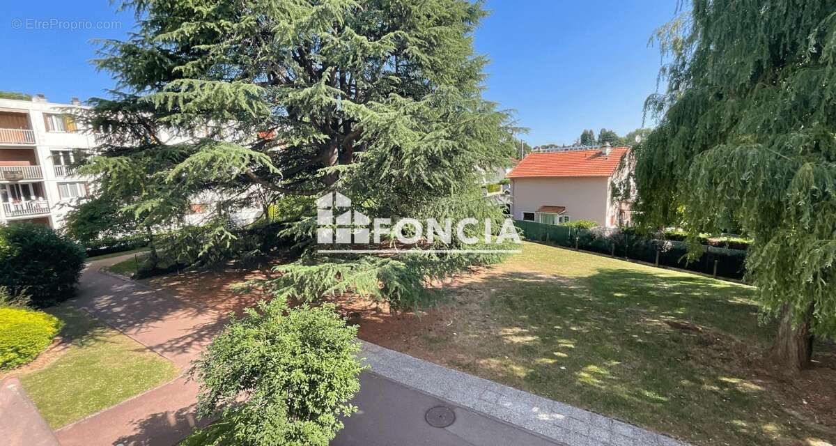 Appartement à CHILLY-MAZARIN