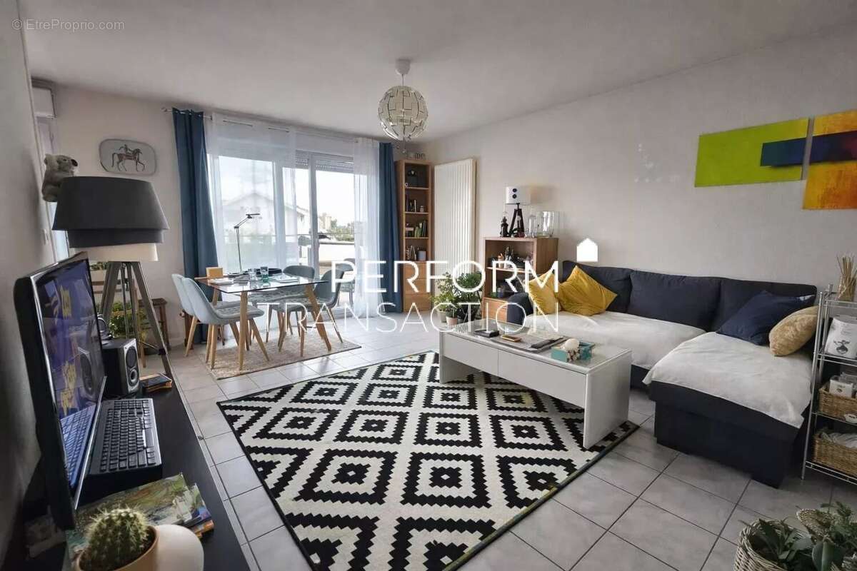 Appartement à RIVES