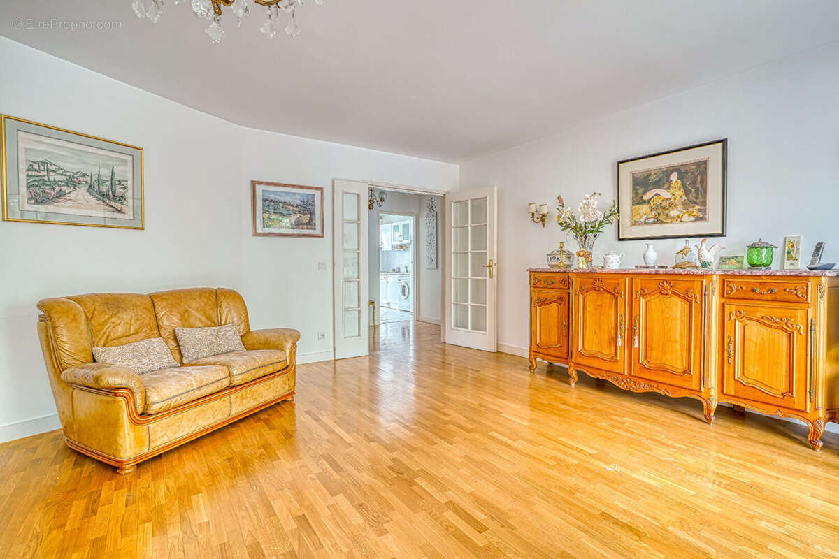 Appartement à LE PLESSIS-ROBINSON