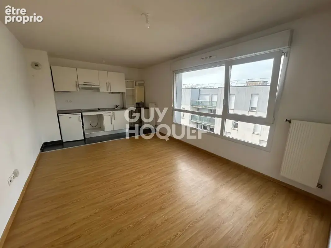 A VENDRE - Appartement type 3 avec ascenseur - 2 chambres - Balcon - Place de parking privative. - photo 2