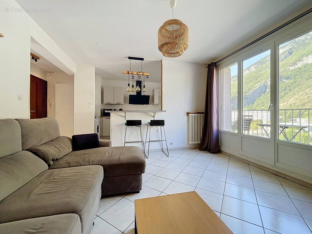 Appartement à SASSENAGE