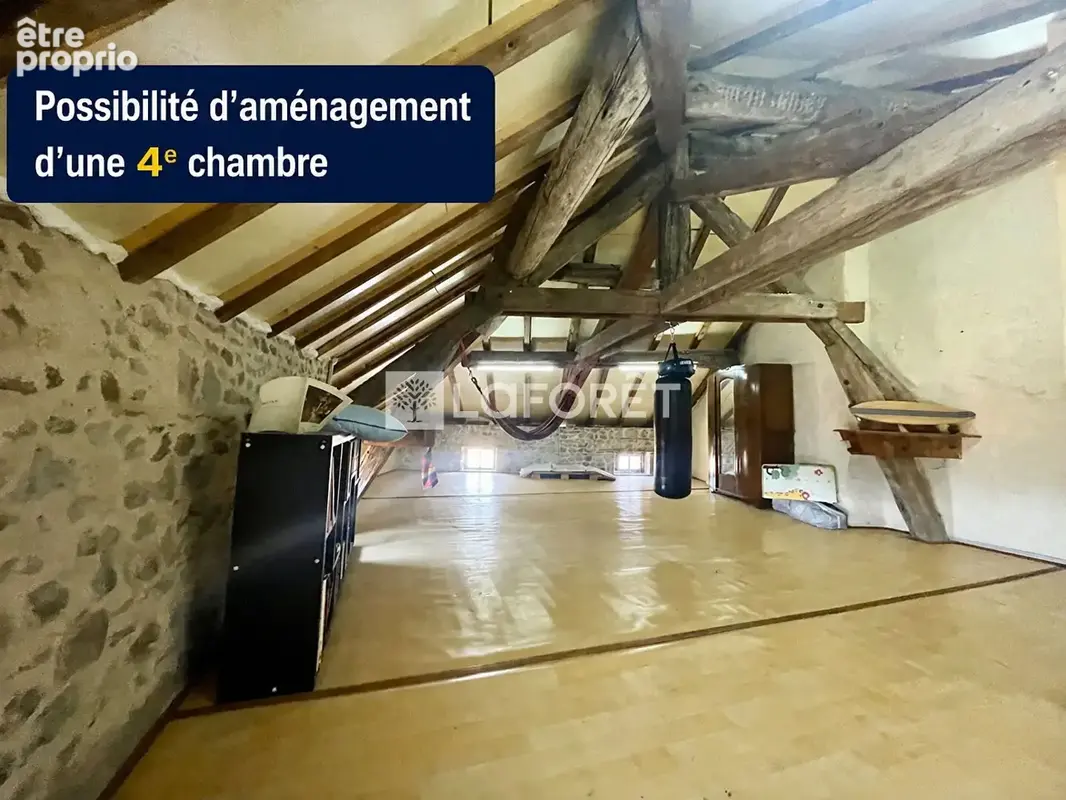 Maison en pierre rénovée à Ambierle  À saisir rapidement - photo 10