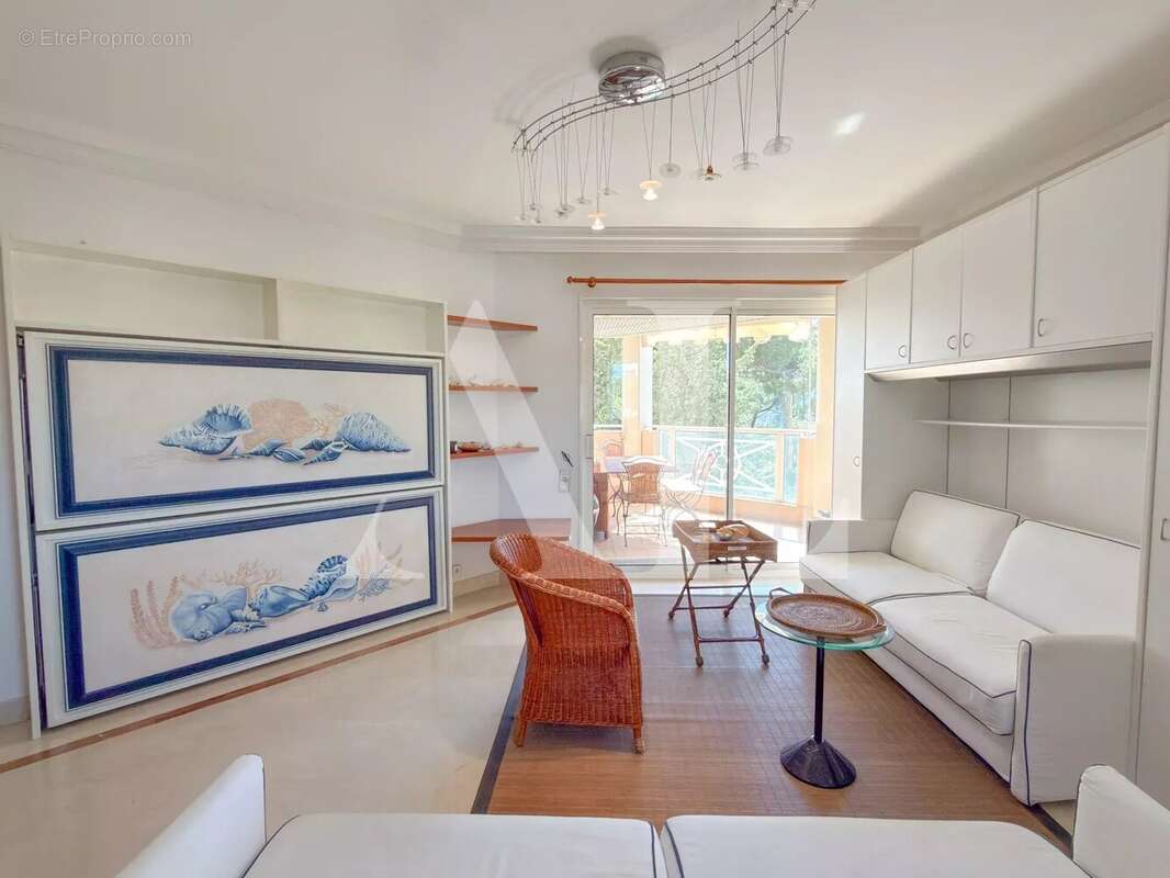 Appartement à VALLAURIS