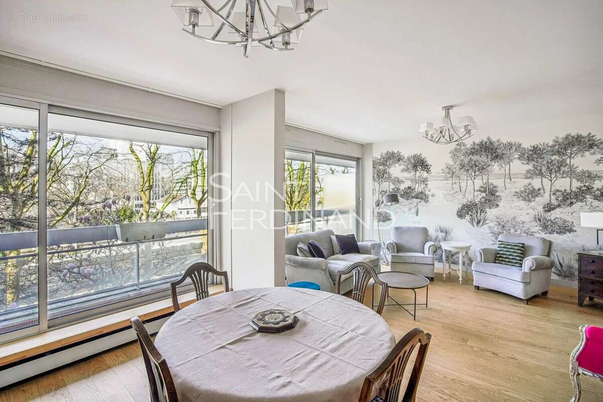 Appartement à NEUILLY-SUR-SEINE