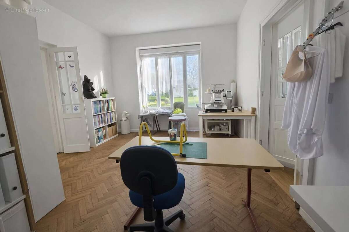 Commerce à SAINT-CIERS-SUR-GIRONDE