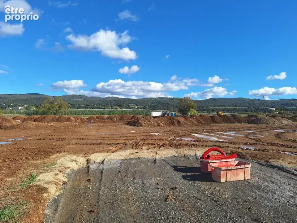 Terrain à LES MEES