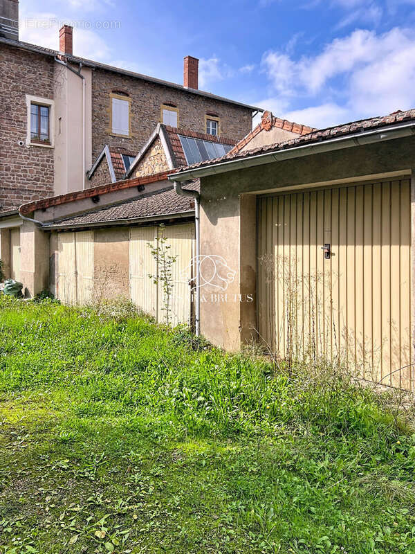 Parking 120 m² à Thizy  - photo 4