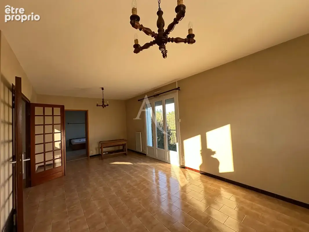Rochefort - belle maison familiale de 167 m² - 5 chambres, deux garages , fort potentiel ! - photo 5