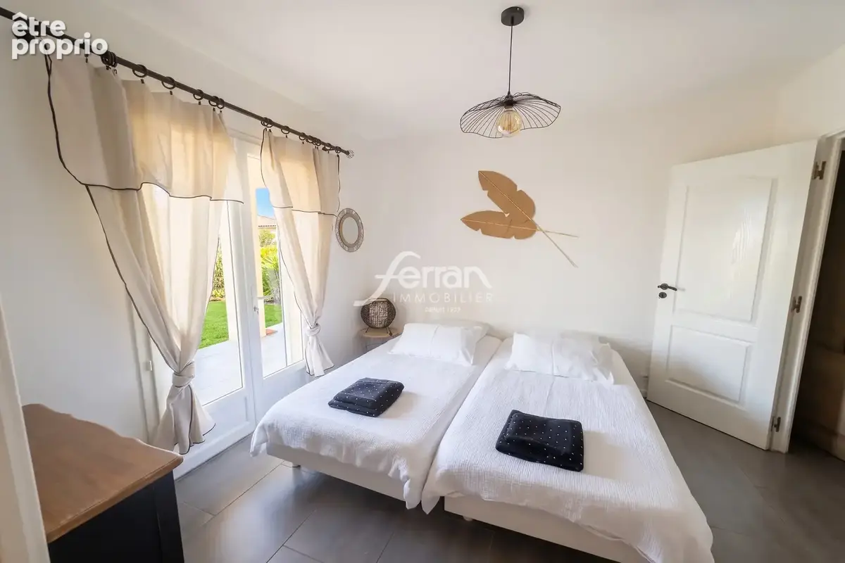 Maison 170 m² à Callas  - photo 9