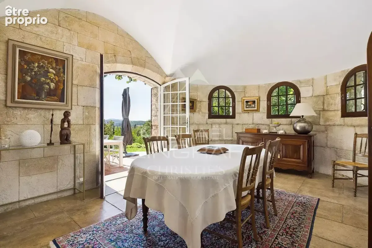 villa de charme avec vue dégagée et quatre suites - photo 9