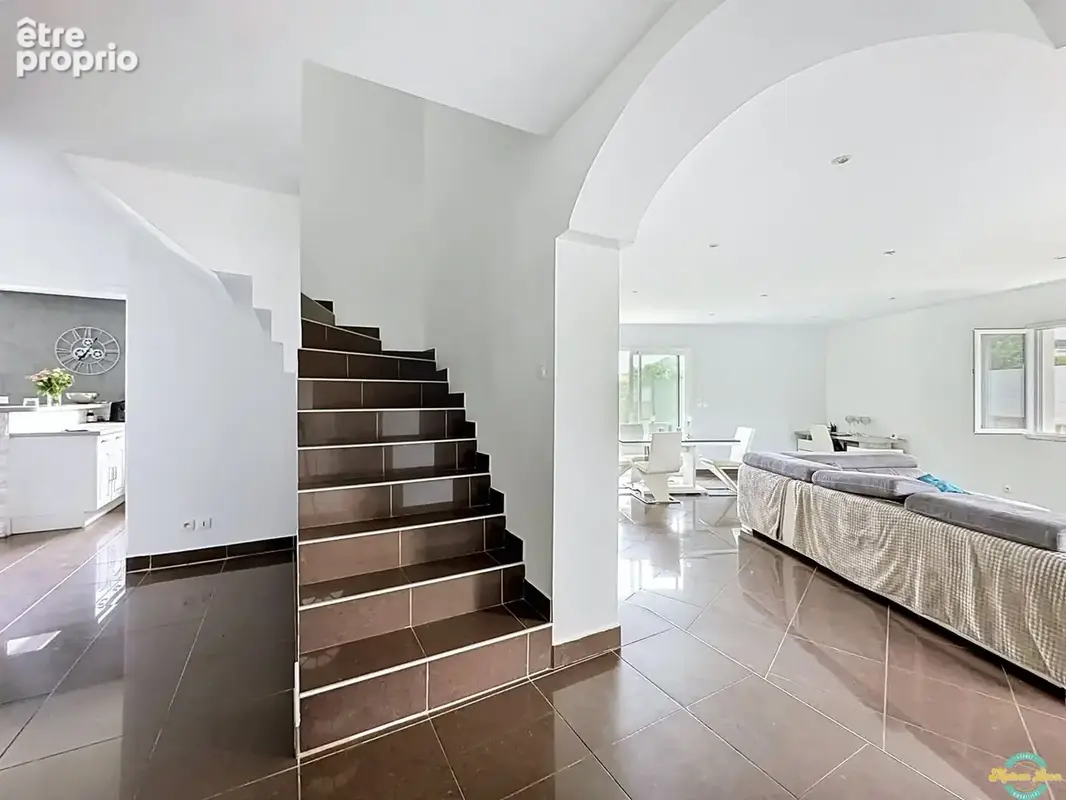 Maison 5 pièces 133 m² à vendre à Bourgoin-Jallieu (38300) - photo 2