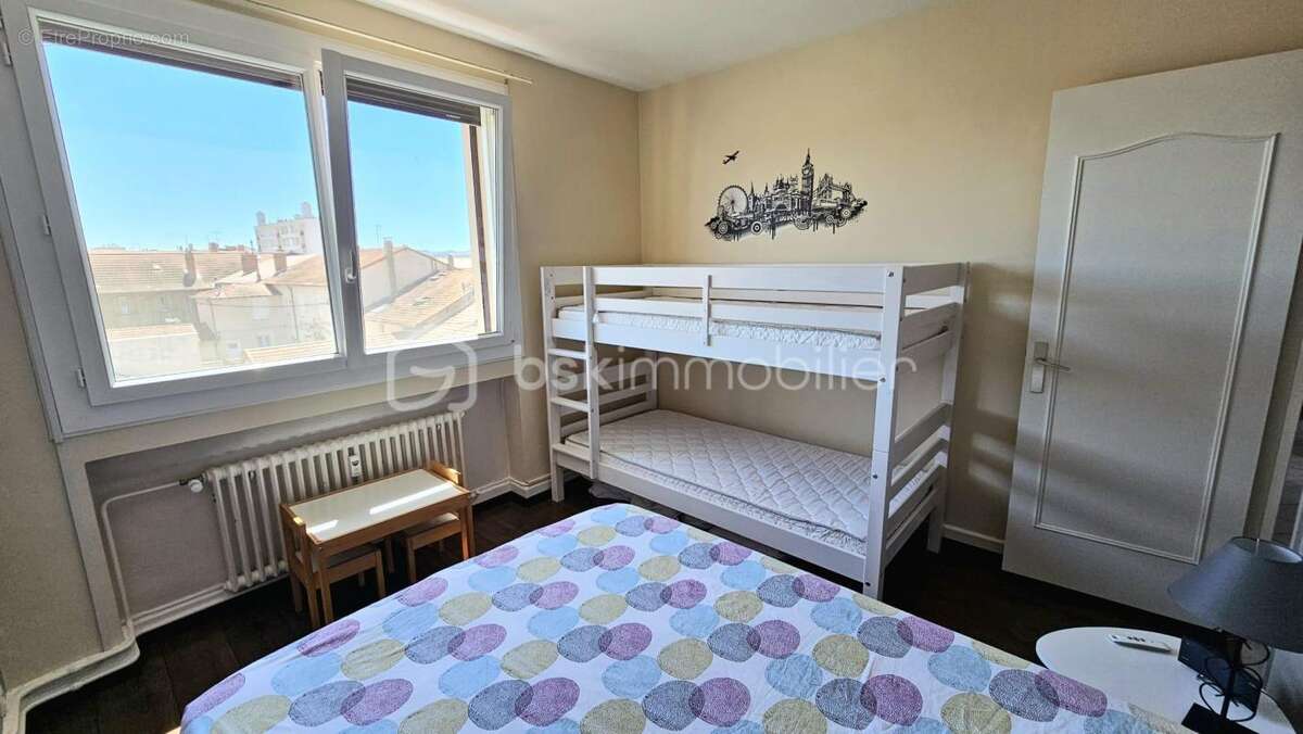 Appartement à LE COTEAU