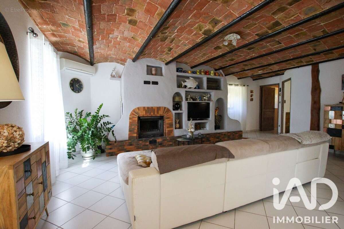 Maison 140 m² à Rochegude  - photo 4