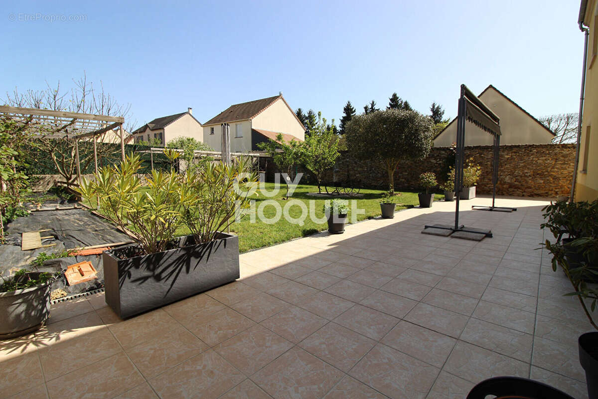 Maison à VERNEUIL-L'ETANG